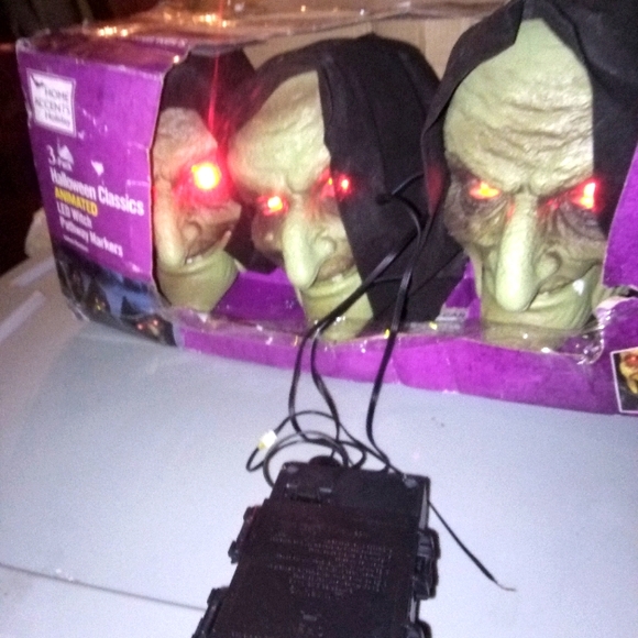 Animated Witch Trio with Glowing Eyes - Picture 1 of 2